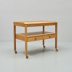 528762 Serving table
